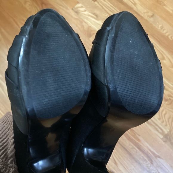 Lulu Townsend - like new - black heels - Picture 5 of 5